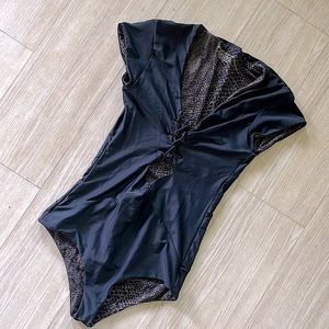 Acacia Veracruz in Black S